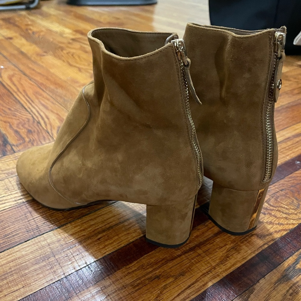 Louis Vuitton Camel Suede Booties - Picture 4 of 7